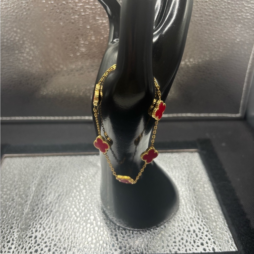 Elegant Gold and Red Flower Necklace .